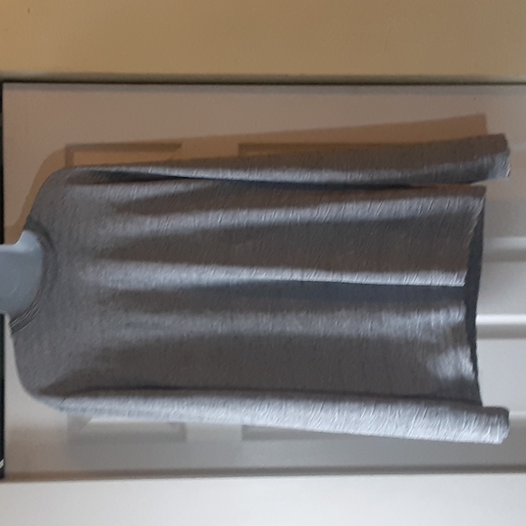 ALFANI SILVER  TOP, SIZE LARGE - Picture 4 of 10